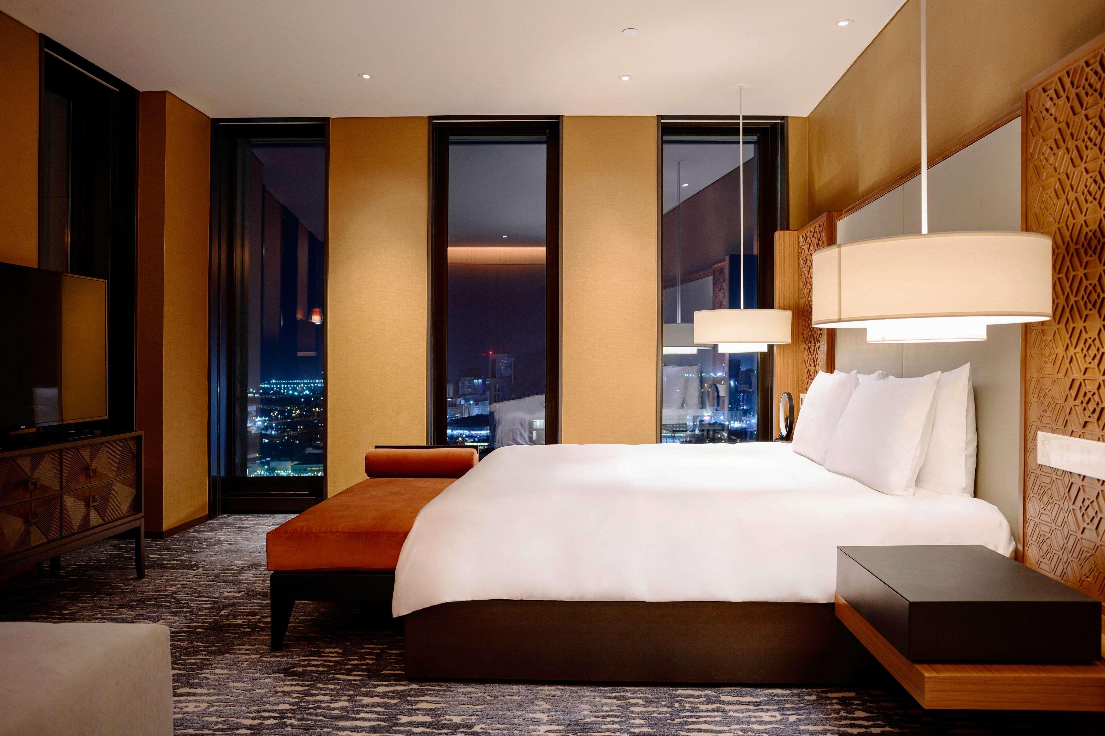 多哈柏悦酒店 外观 照片 A bedroom at the hotel